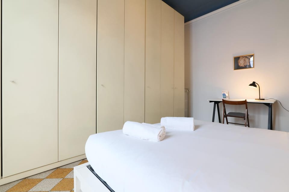 Bed, Photo of the whole room, Bedroom, towels, wardrobe