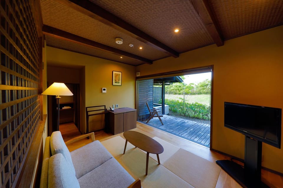 Living room, Photo of the whole room