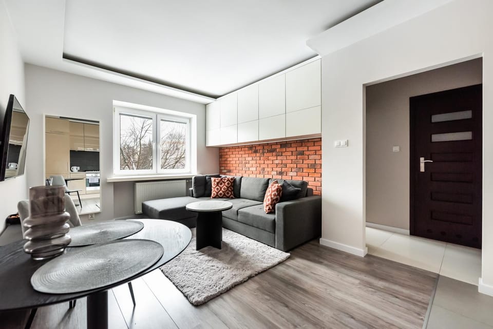 Communal lounge/ TV room, TV and multimedia, Living room, Seating area, Dining area, Evening entertainment