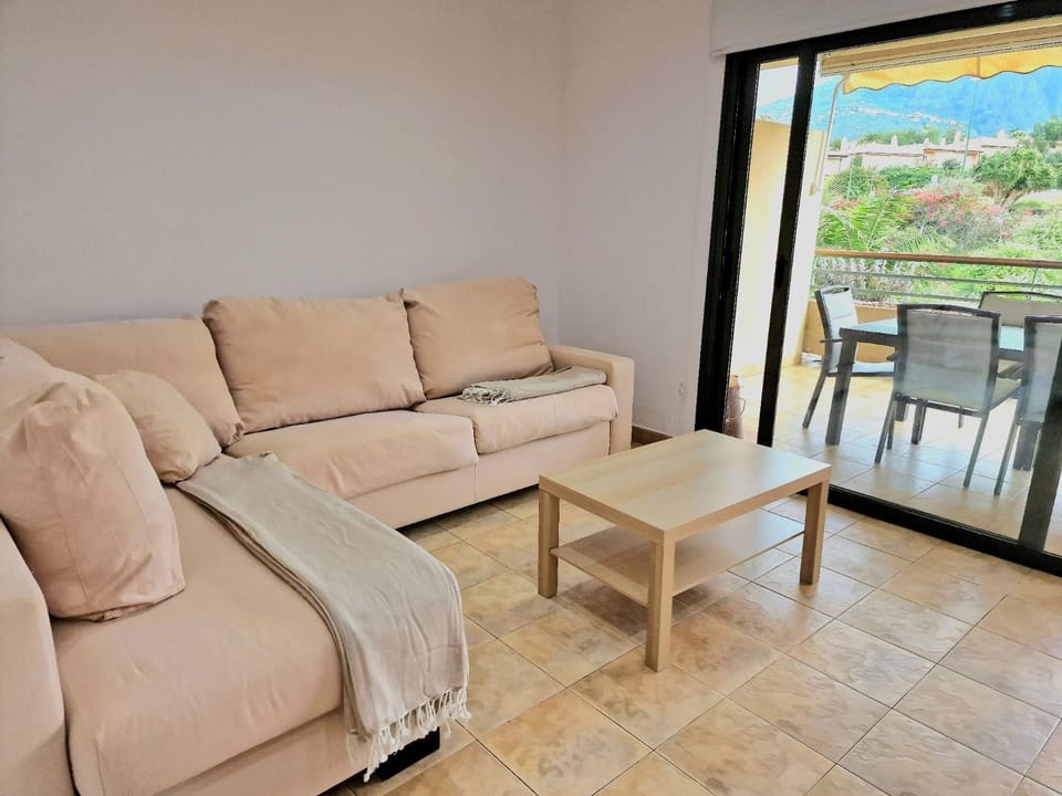 View (from property/room), Balcony/Terrace, Living room, Dining area