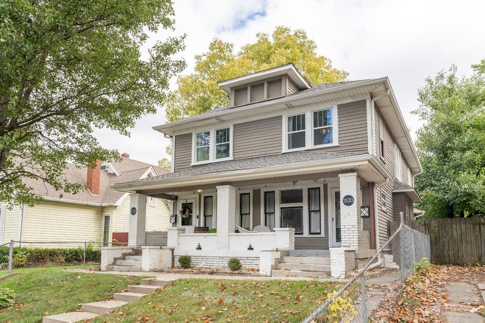 Cozy Home Near Fountain Square & 5 Min Lucas Oil House in Indianapolis