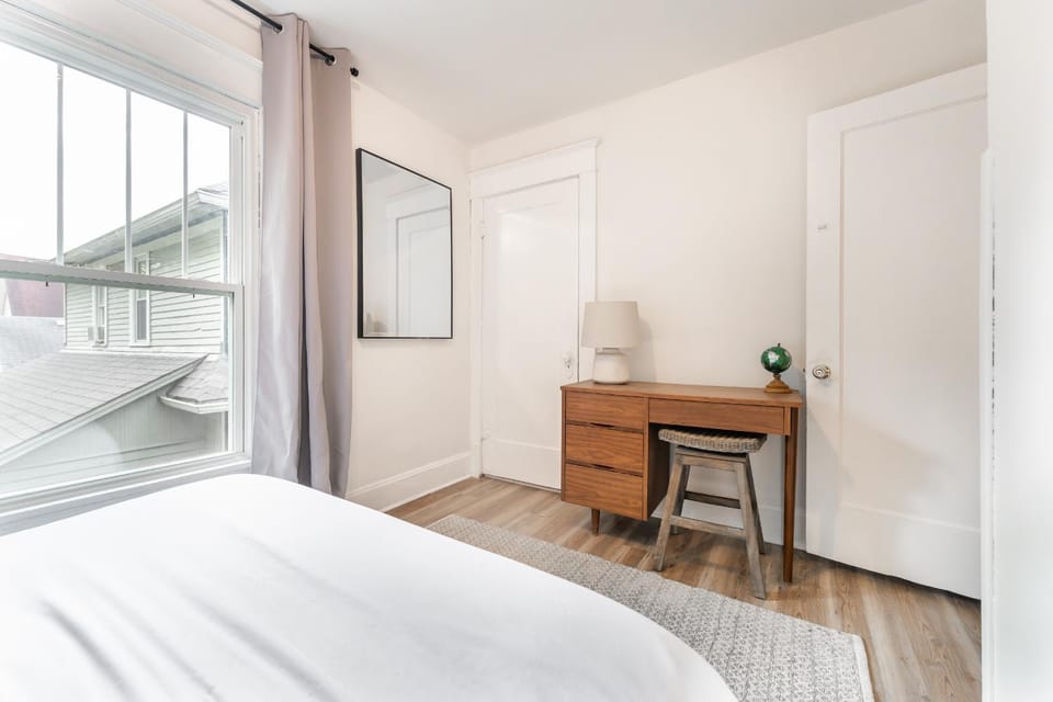 Cozy Home Near Fountain Square & 5 Min Lucas Oil House in Indianapolis