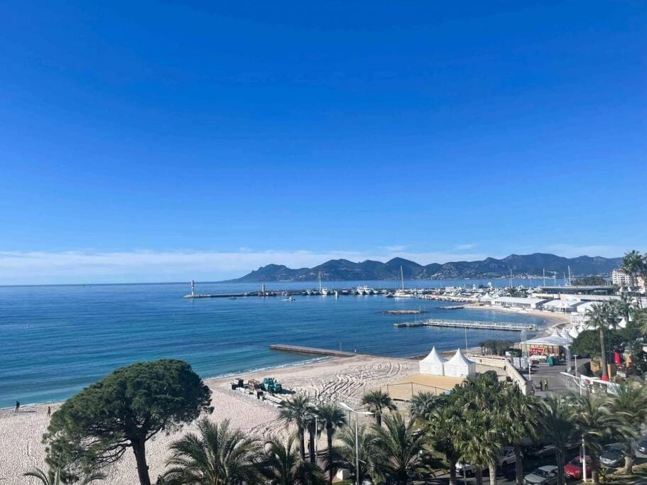 Day, Natural landscape, Beach, Mountain view, Sea view