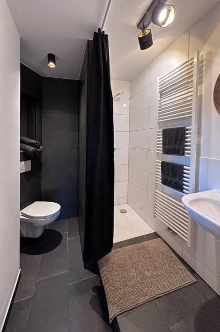 Shower, Toilet, Bathroom