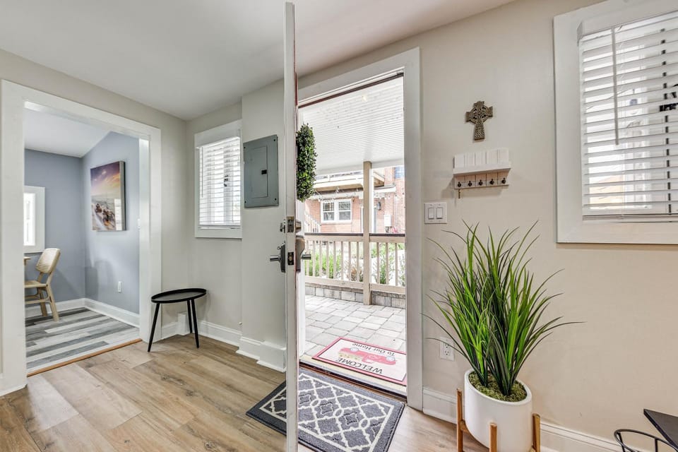 Cozy Jacksonville Cottage, Walkable Location! House in Jacksonville