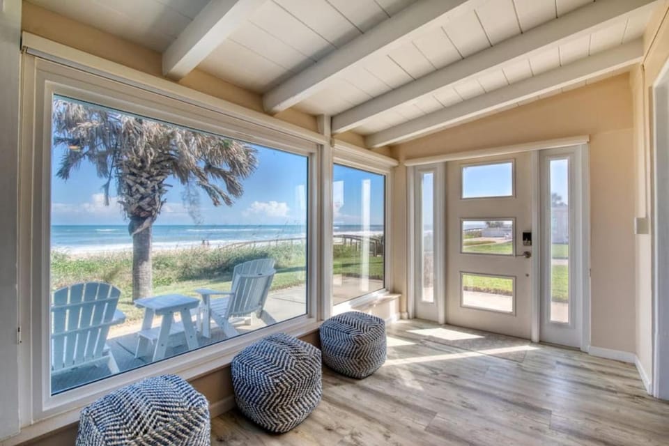 Sunrise Cottage Beachfront Home House in Daytona Beach