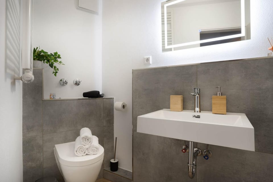 Toilet, Bathroom