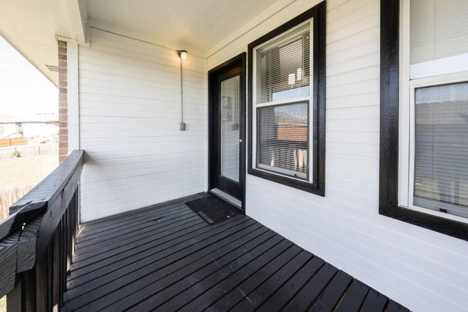 ZRoyal Stay 2BR Near Fort Cavazos - Ideal for TDY, Travel Nurses, Contractors & Extended Stays Apartment in Killeen