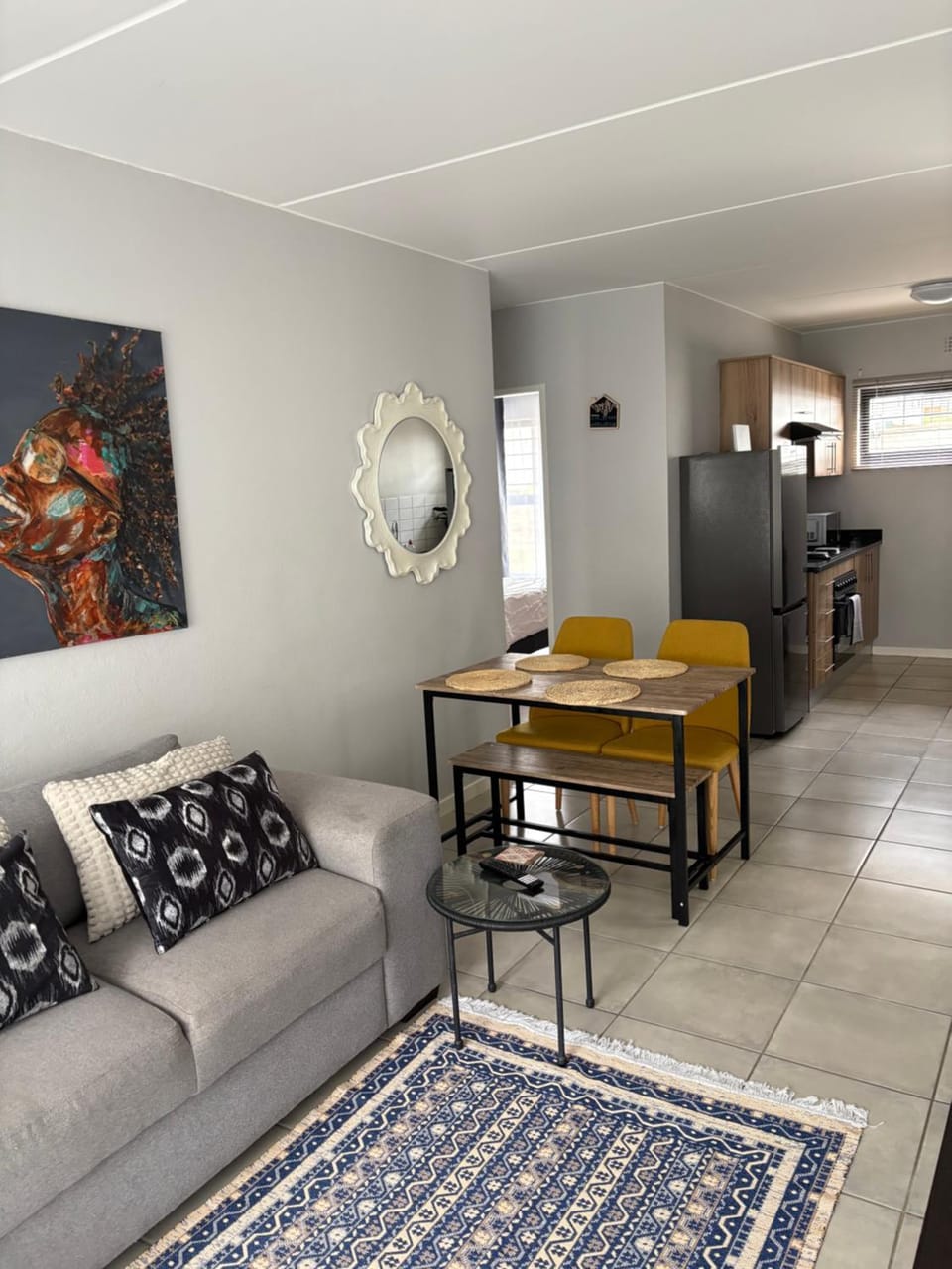 Monochrome View Apartment in South Africa