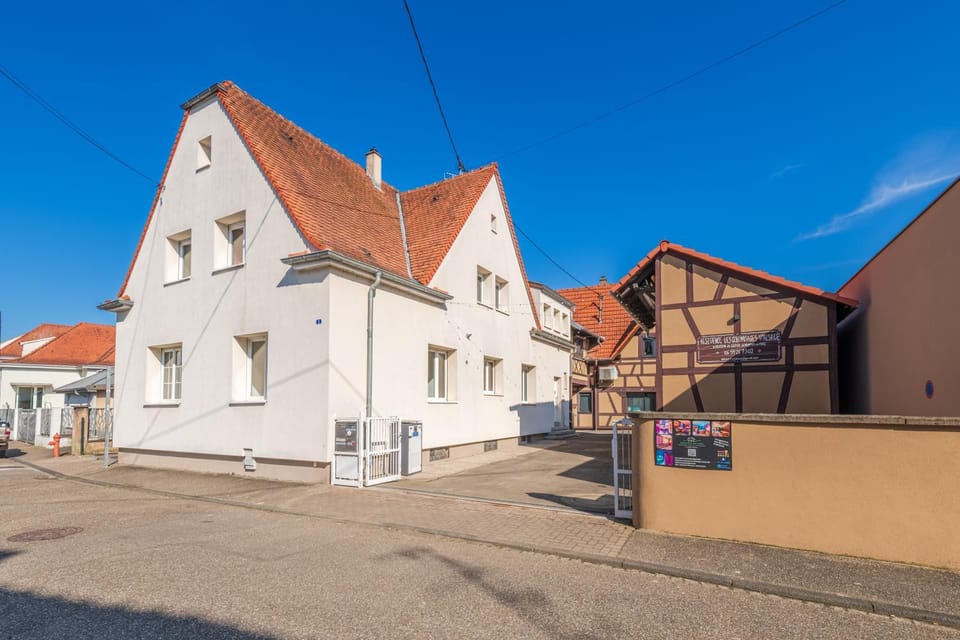 Property building, Facade/entrance
