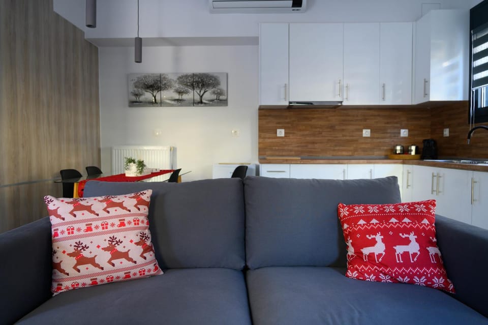 Kitchen or kitchenette, Seating area