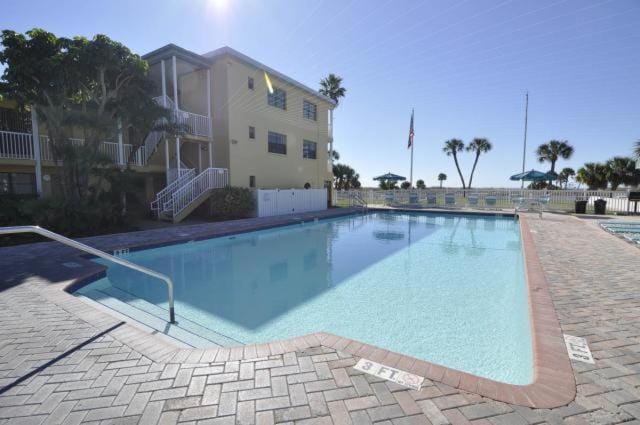 Treasure Island Beach Club 727-360-7096 Apartment hotel in Treasure Island