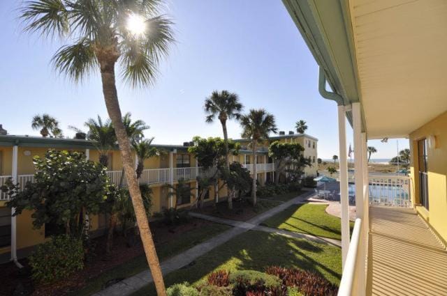 Treasure Island Beach Club 727-360-7096 Apartment hotel in Treasure Island