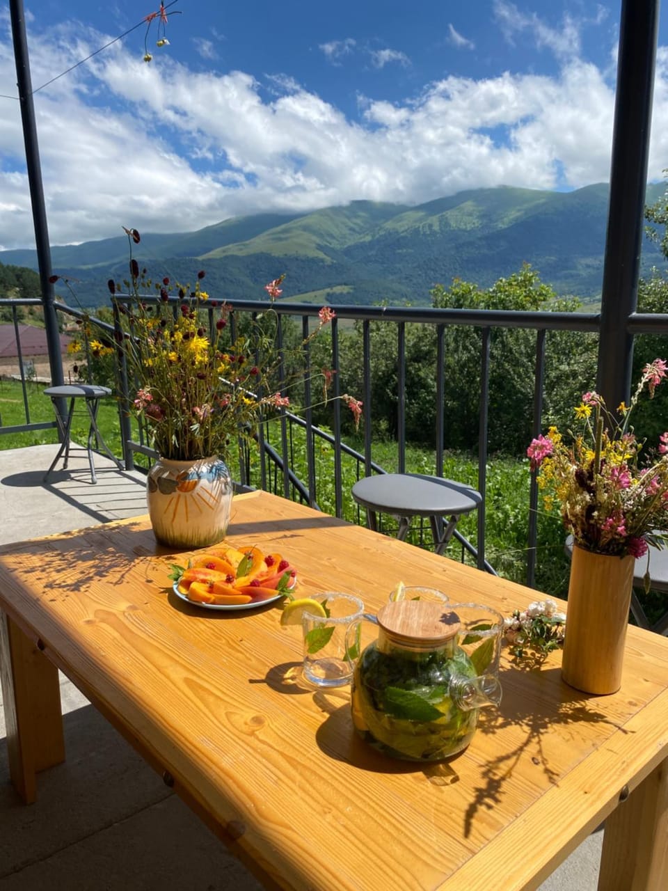 Day, Natural landscape, View (from property/room), Balcony/Terrace, Food and drinks, Dining area, Food, Mountain view, Drinks