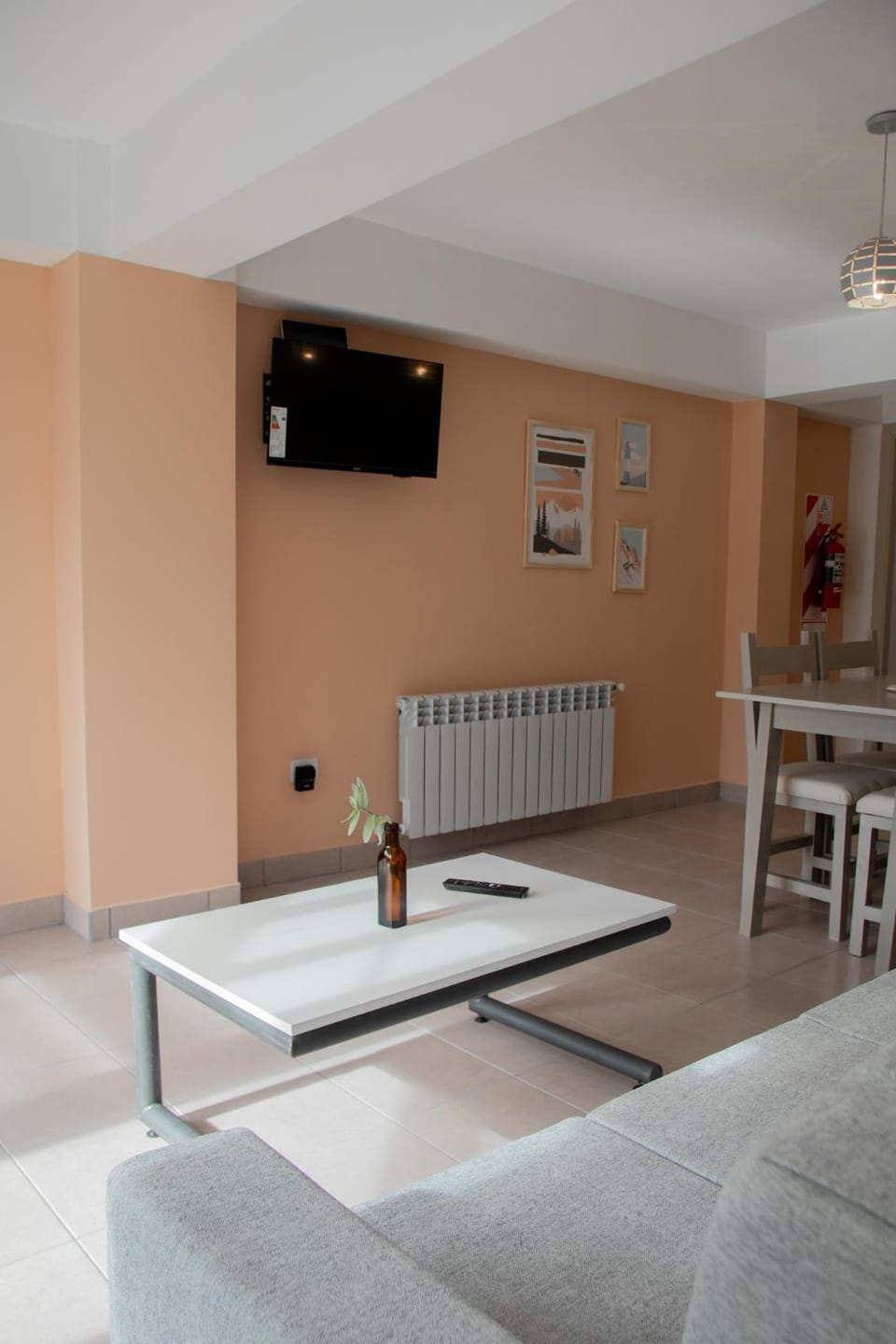 TV and multimedia, Living room, Seating area, Dining area, internet