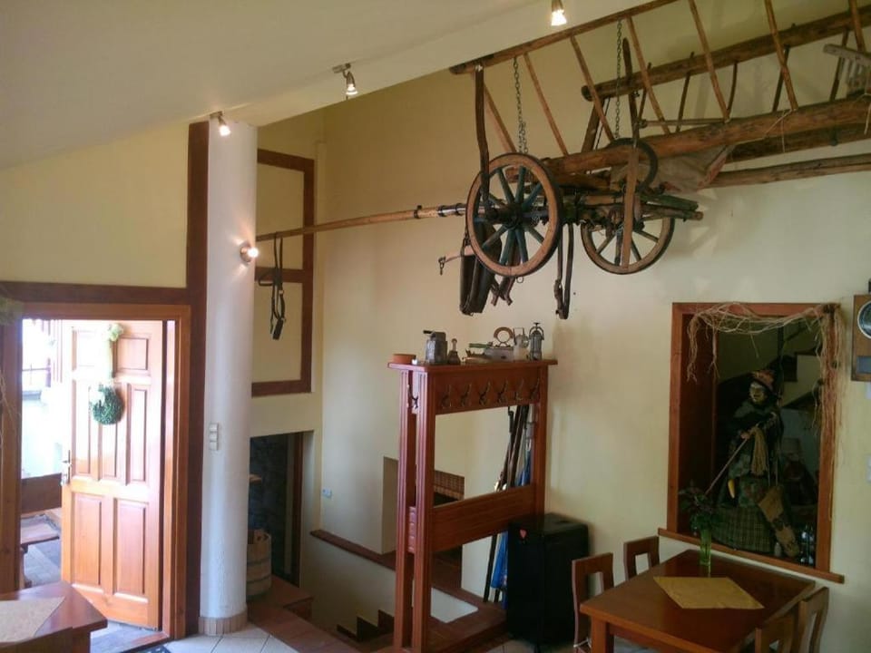 Property building, Restaurant/places to eat, Breakfast