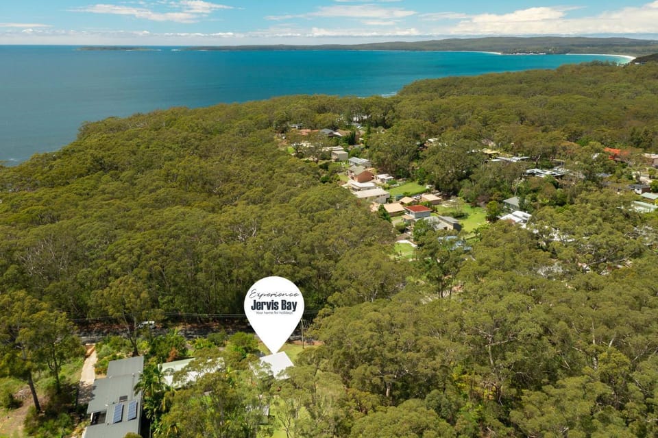 Rocks Place by Experience Jervis Bay House in Vincentia
