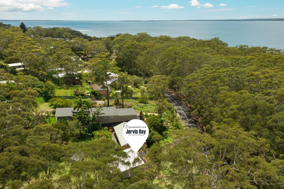 Rocks Place by Experience Jervis Bay House in Vincentia
