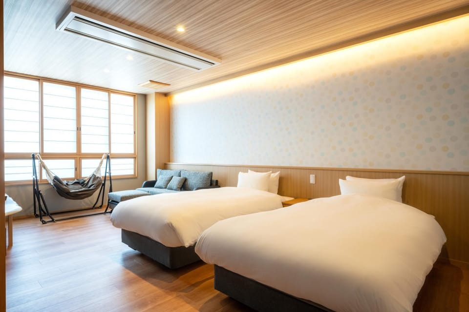 Bed, Photo of the whole room, Bedroom, air conditioner