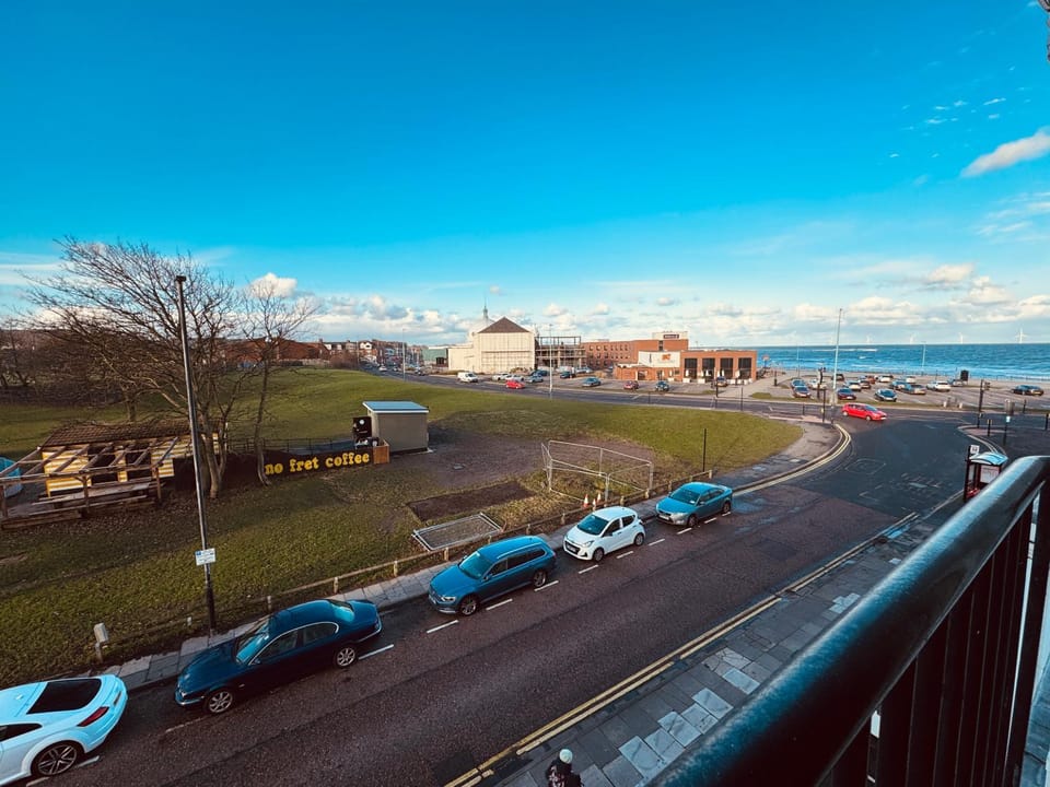 Spanish City View 2, Luxury Sea Front Apartment Free Onsite Parking Apartment in Whitley Bay