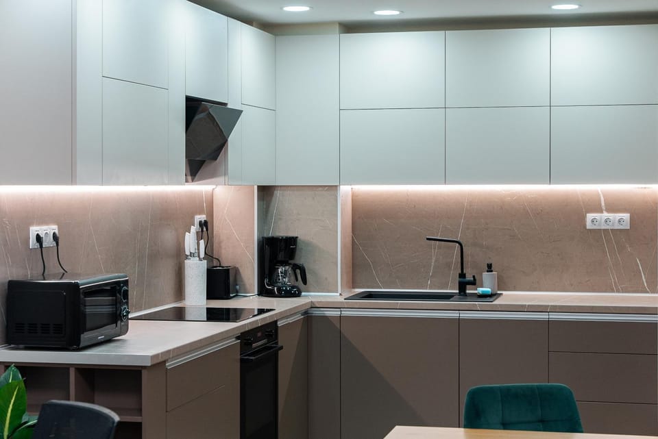 Coffee/tea facilities, Kitchen or kitchenette, On site, minibar, stove