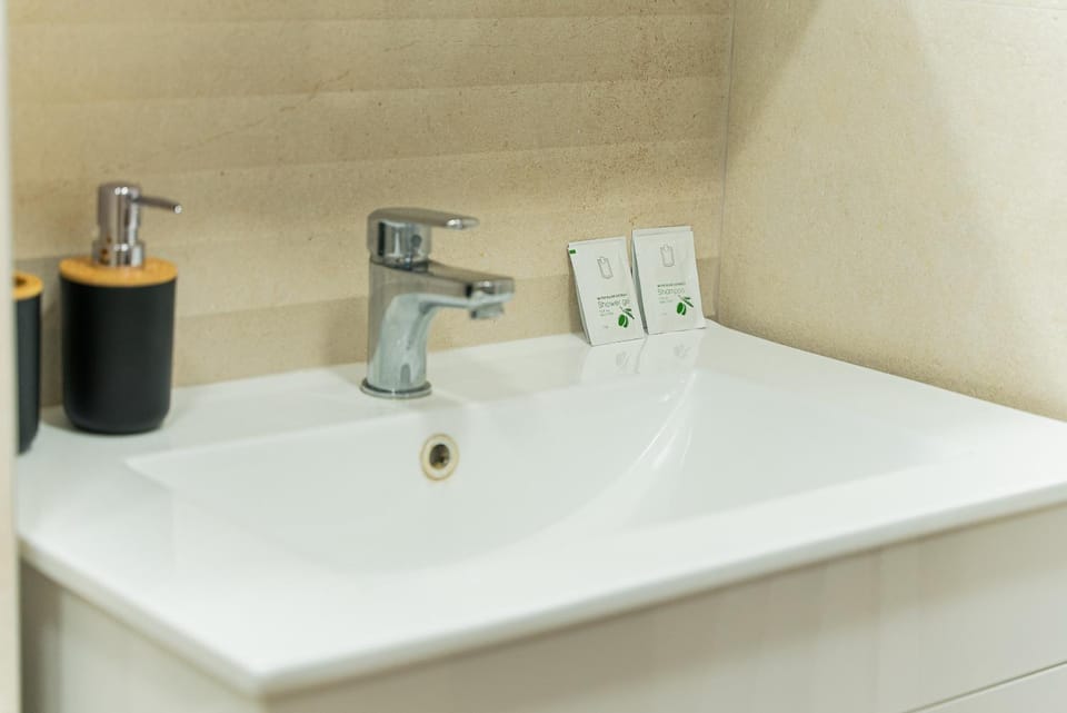 Shower, Toilet, Bathroom, Decorative detail, On site