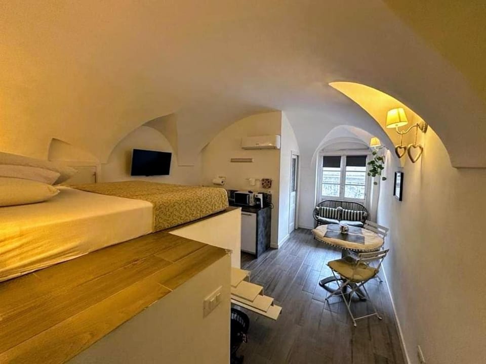 Giulietta Central Loft Apartment in Sanremo
