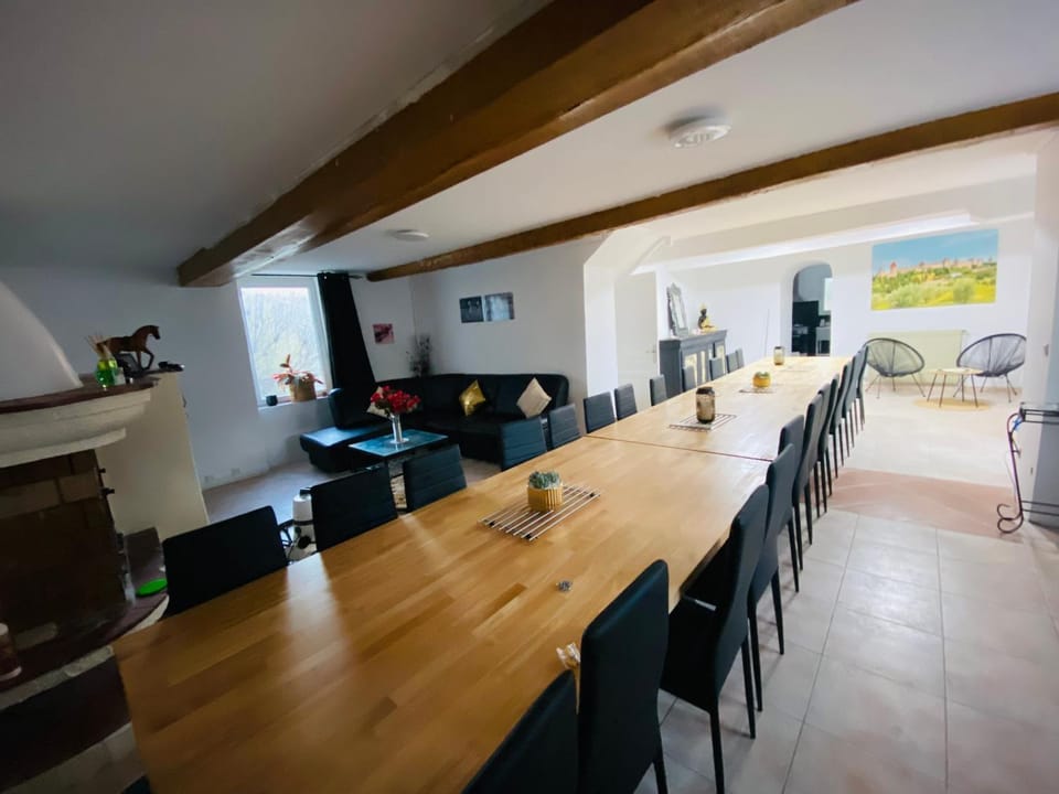Domaine de Gourgounet gîte à la ferme, Gite de groupe 25 couchages avec piscine privative House in Occitanie