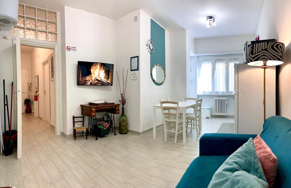 Communal lounge/ TV room, Living room, Seating area, furniture, heating, kitchen