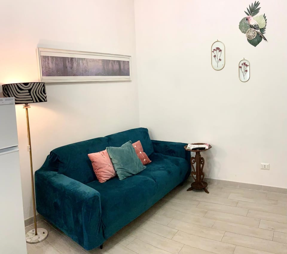 Communal lounge/ TV room, Living room, Decorative detail, Seating area, furniture, kitchen