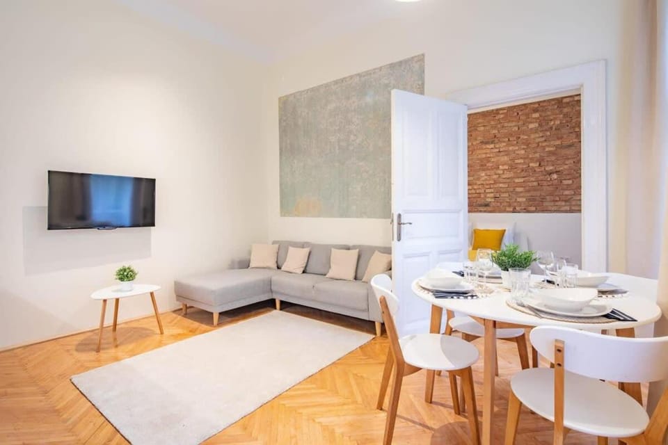 Quiet Comfort - Central Buda Apartment in Budapest