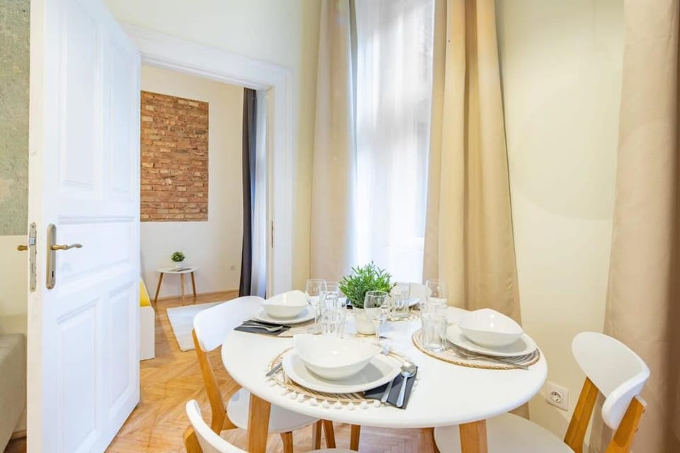 Quiet Comfort - Central Buda Apartment in Budapest