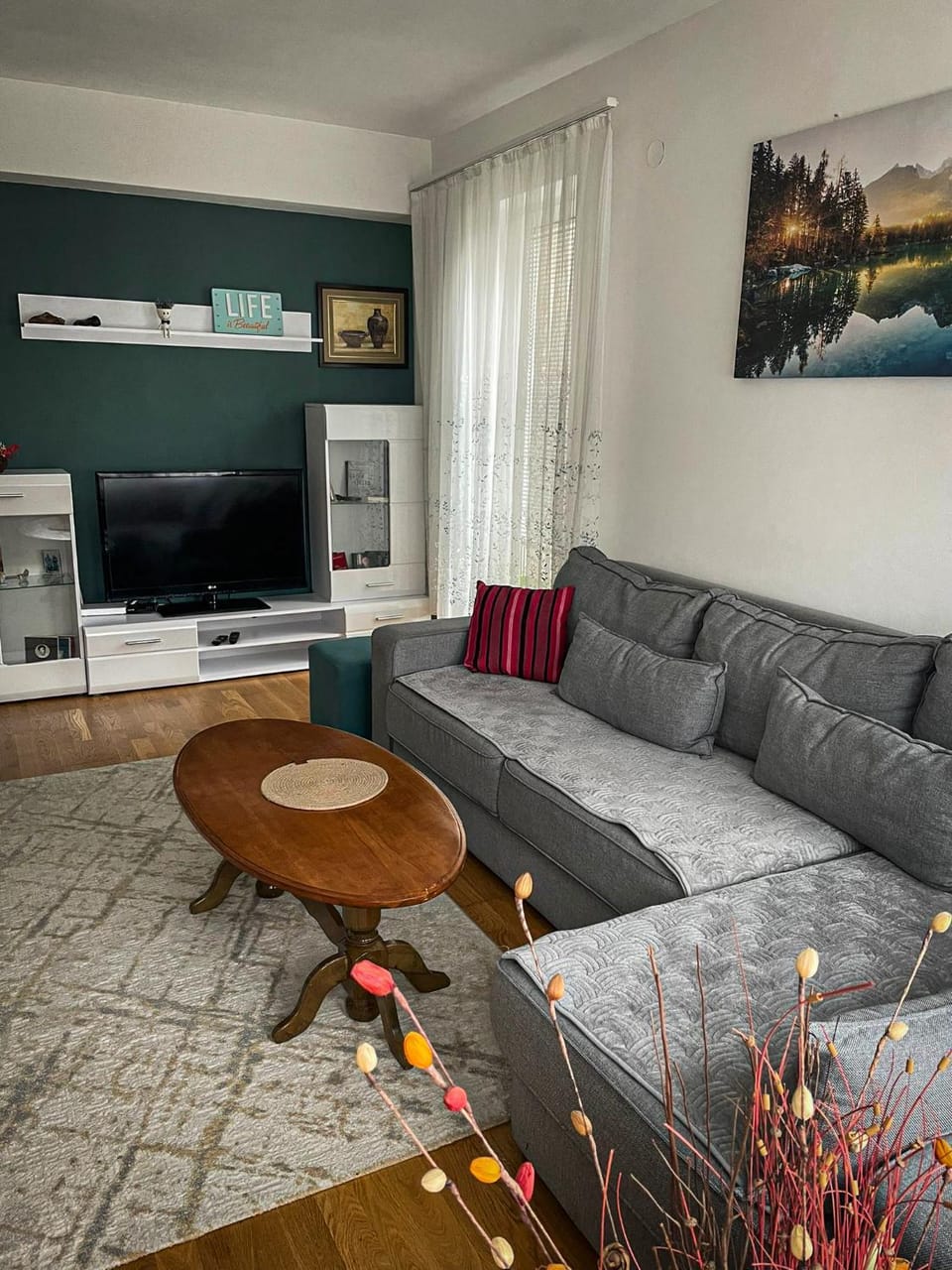 TV and multimedia, Living room, Seating area