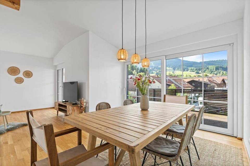 Restaurant/places to eat, View (from property/room), Dining area, Breakfast