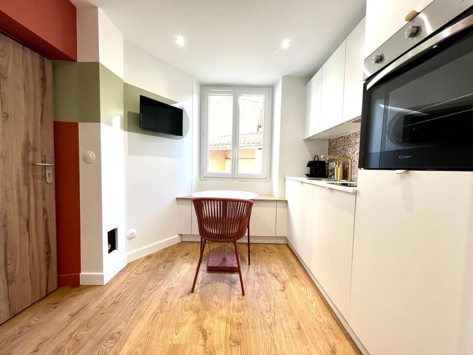 TV and multimedia, Kitchen or kitchenette, Dining area, minibar, pet friendly, stove