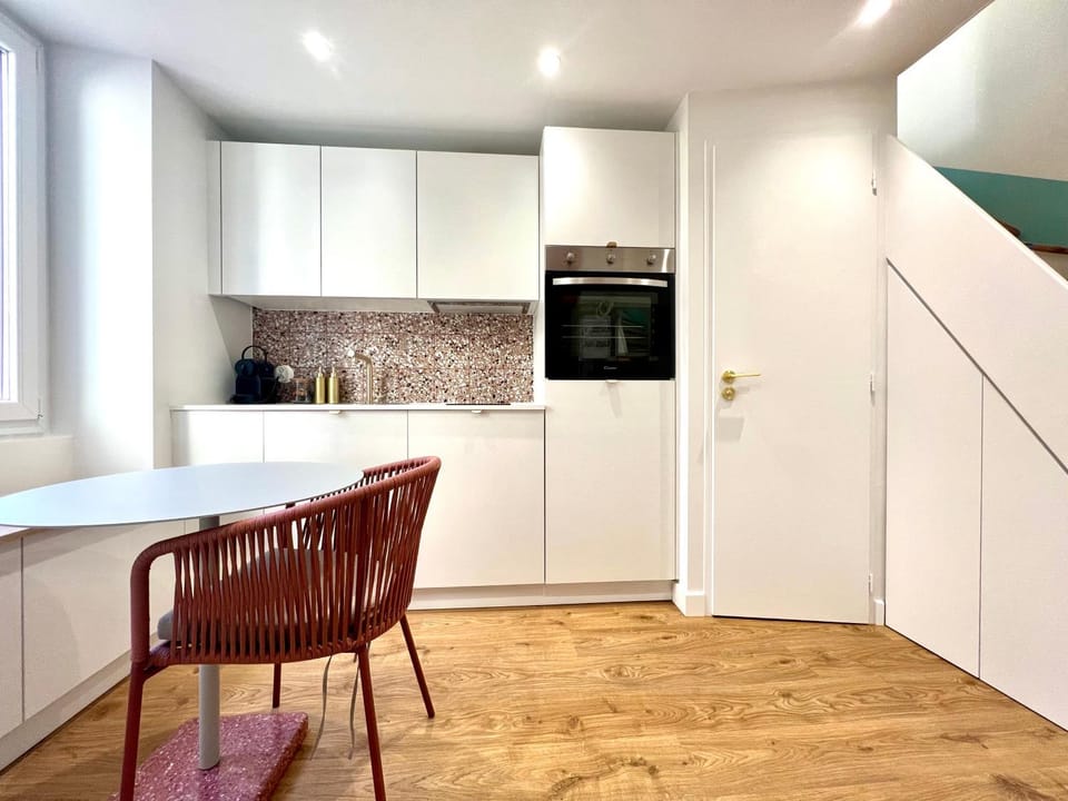 Kitchen or kitchenette, Dining area, minibar, pet friendly, stove