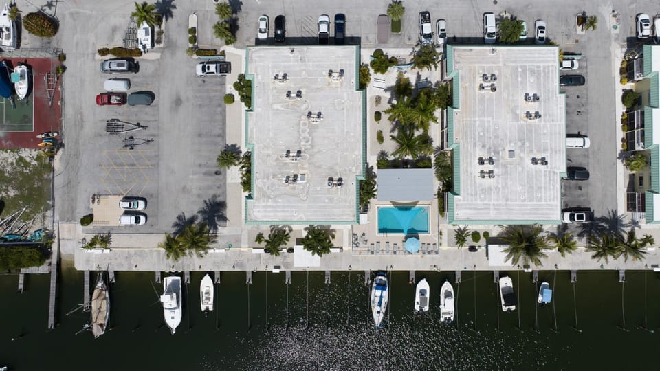 Property building, Bird's eye view, Location