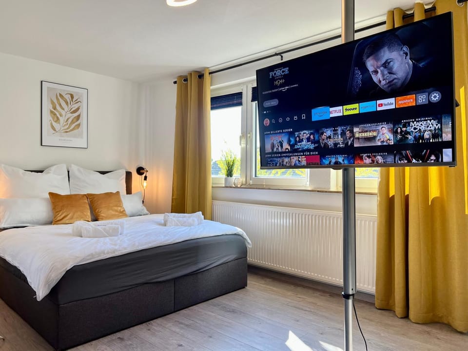 Communal lounge/ TV room, Bed, TV and multimedia, Photo of the whole room, Evening entertainment, Bedroom
