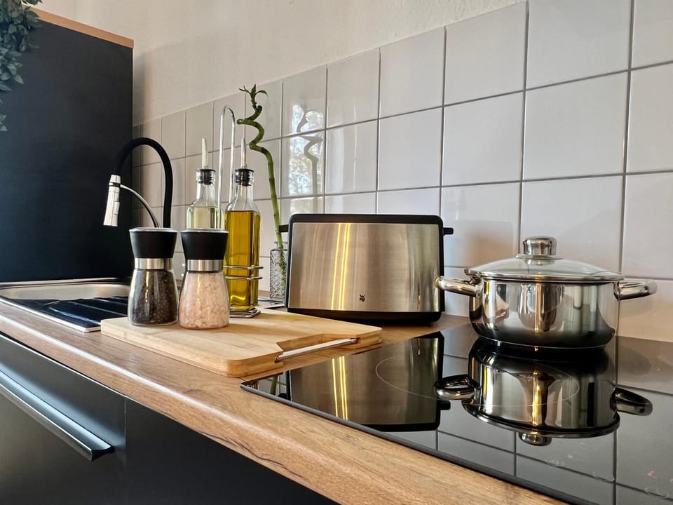 Kitchen or kitchenette, Food and drinks, Food, stove