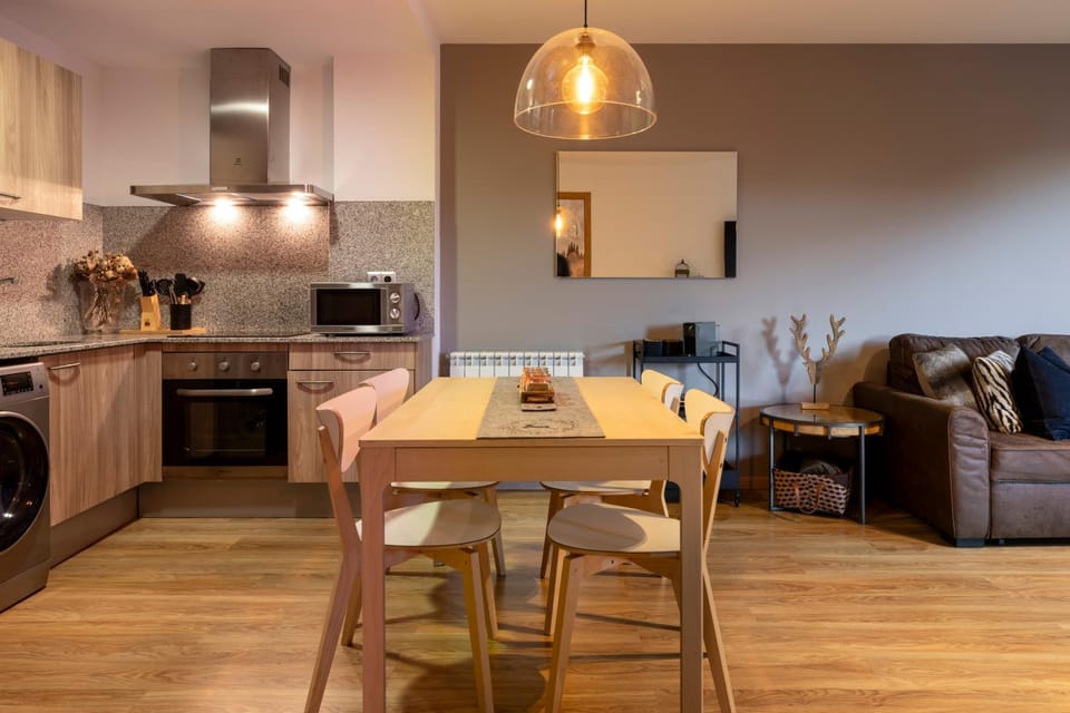 TOP Vistas Al Valle Arinsal - 6PAX - A Pie De Pistas & ESQUÍ - Free Parking l by BonesVacances Apartment in Arinsal