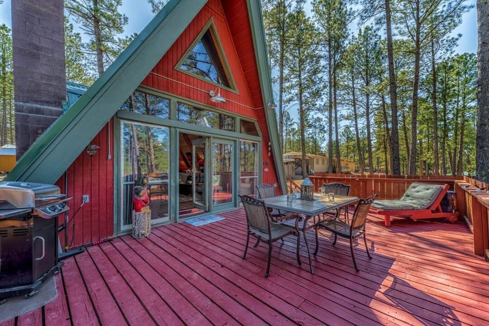 Property building, Patio, Natural landscape, BBQ facilities, Hot Tub, Seating area