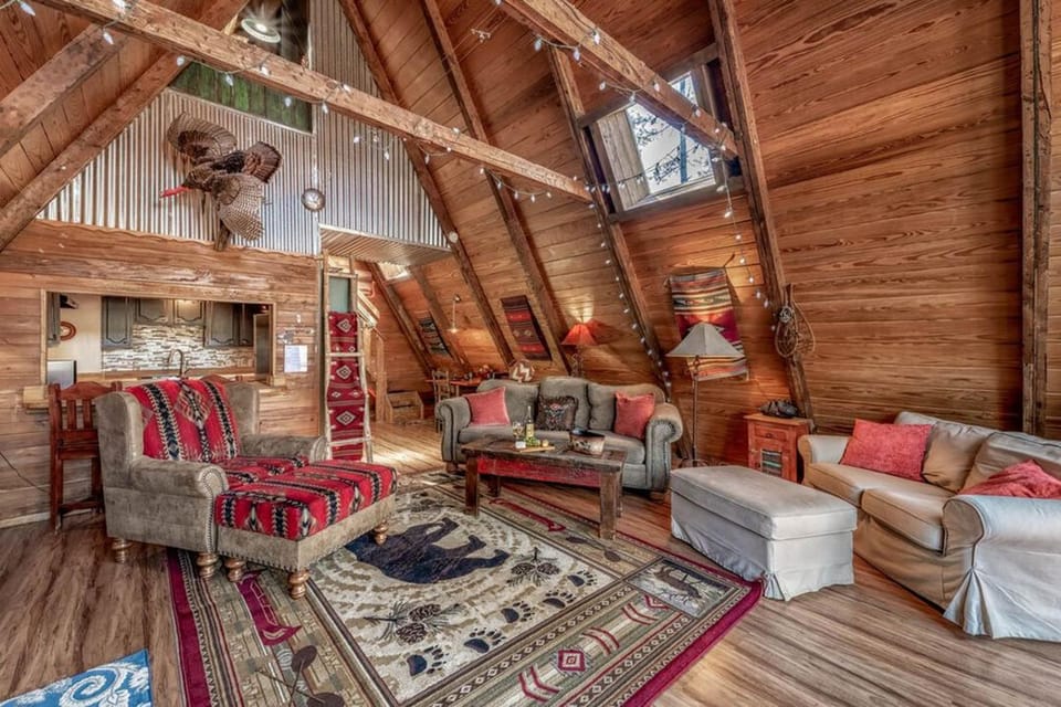 Living room, Seating area, furniture