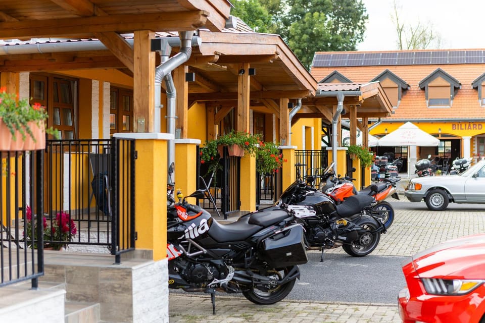 Radics Panzió Étterem és Pihenő Központ Bed and Breakfast in Hungary