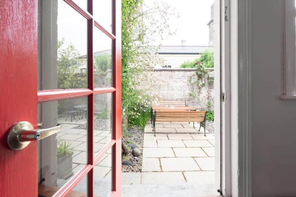 Luxe Heritage on Balfour: A Time Traveller's Delight House in Launceston