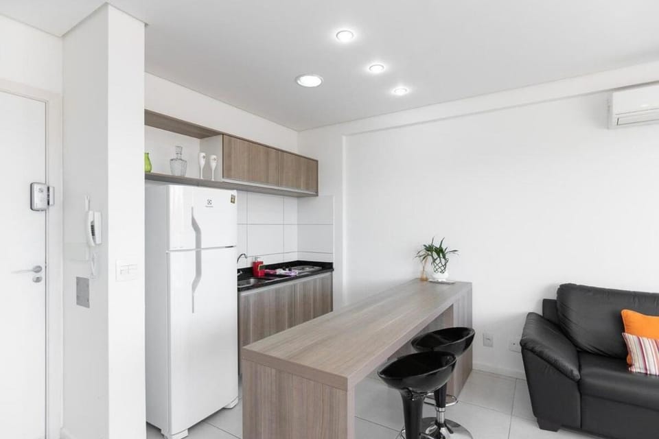Studio com Sacada Ampla e AC Apartment in Curitiba