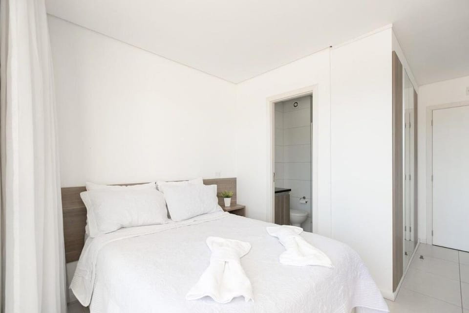 Studio com Sacada Ampla e AC Apartment in Curitiba
