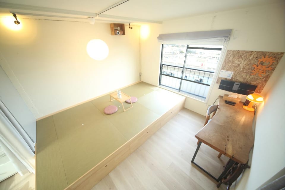 Living room, Photo of the whole room, Seating area, Bedroom, hair dresser
