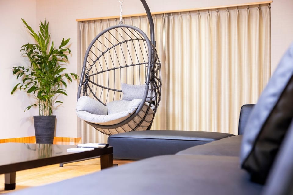 Living room, Seating area, air conditioner