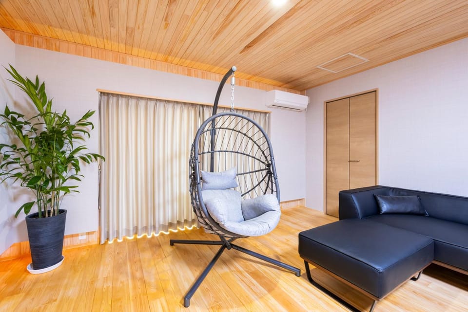 Living room, Seating area, air conditioner