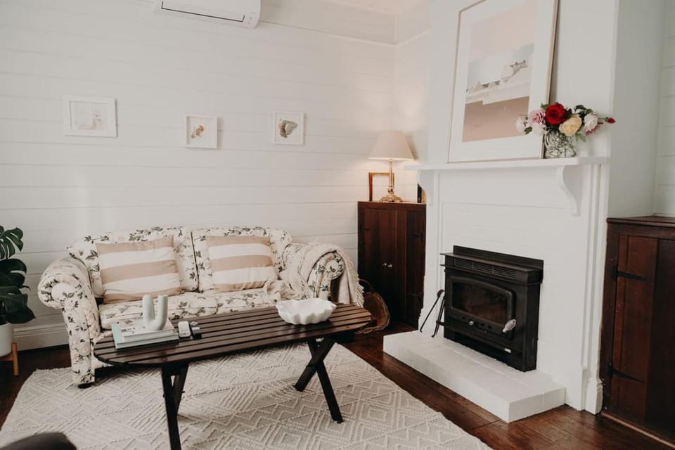 Balnagown Cottage House in Albany